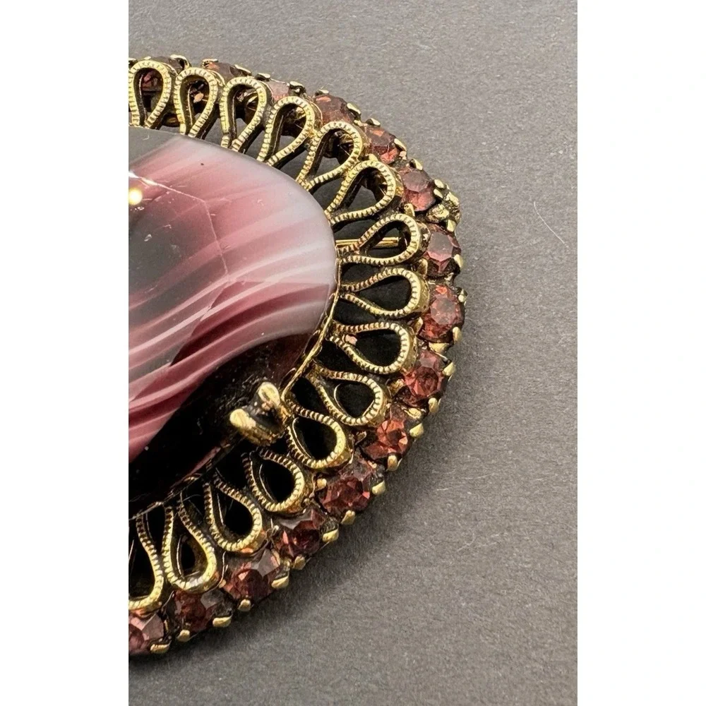 Vintage Purple Banded Glass & Rhinestones‎ Brooch w/ Gold Tone Filigree 2